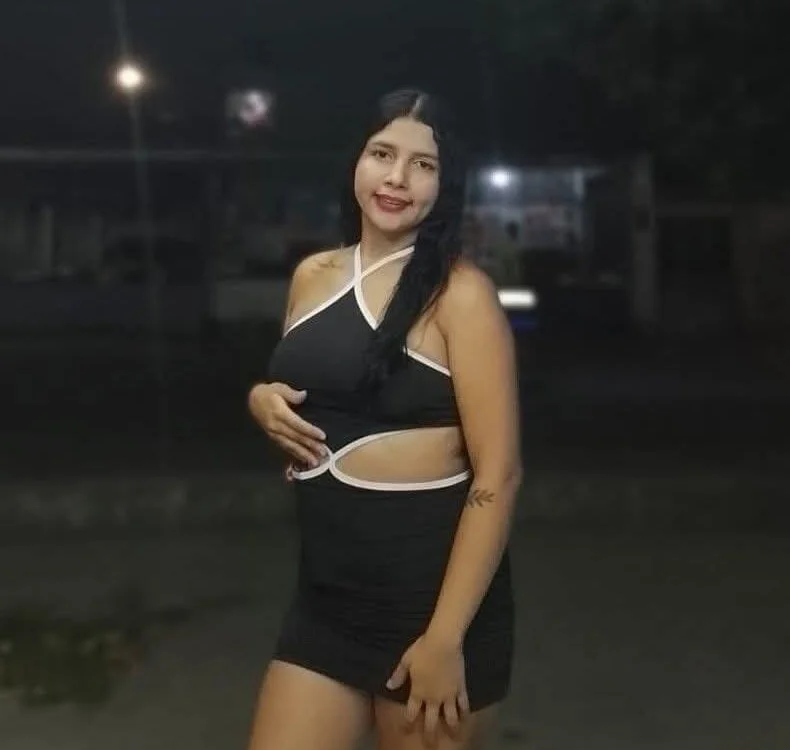 ValentinaRose23's Offline Chat Room