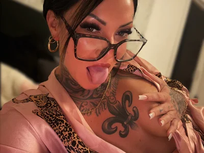 Michellegraf Female Petitelatin Chat Webcam