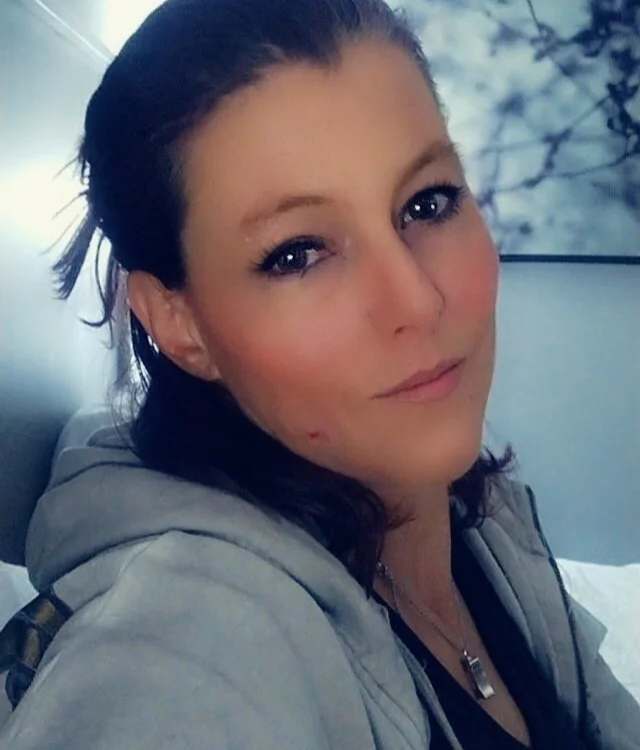Harlee-Jean214's Offline Chat Room