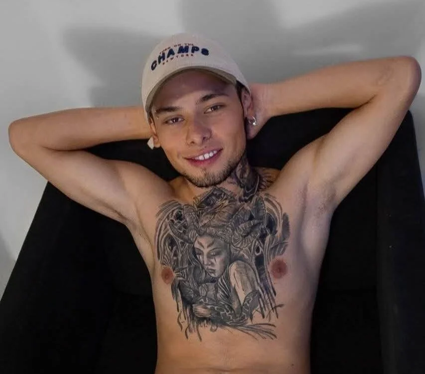 eva_hippiro's Offline Chat Room