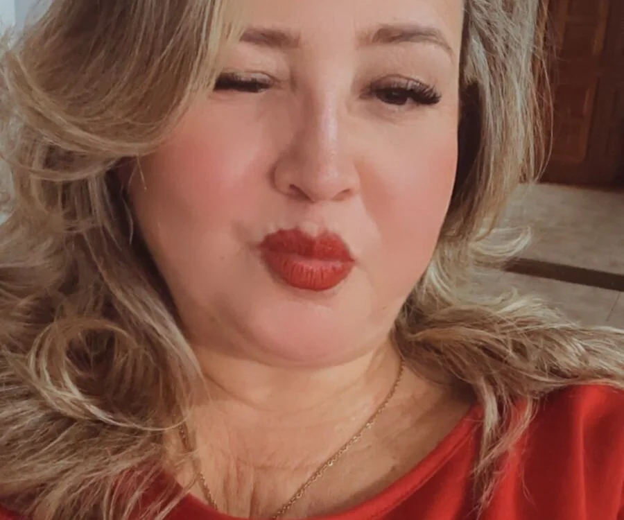 CurvyRosse_ Chat XXX in diretta