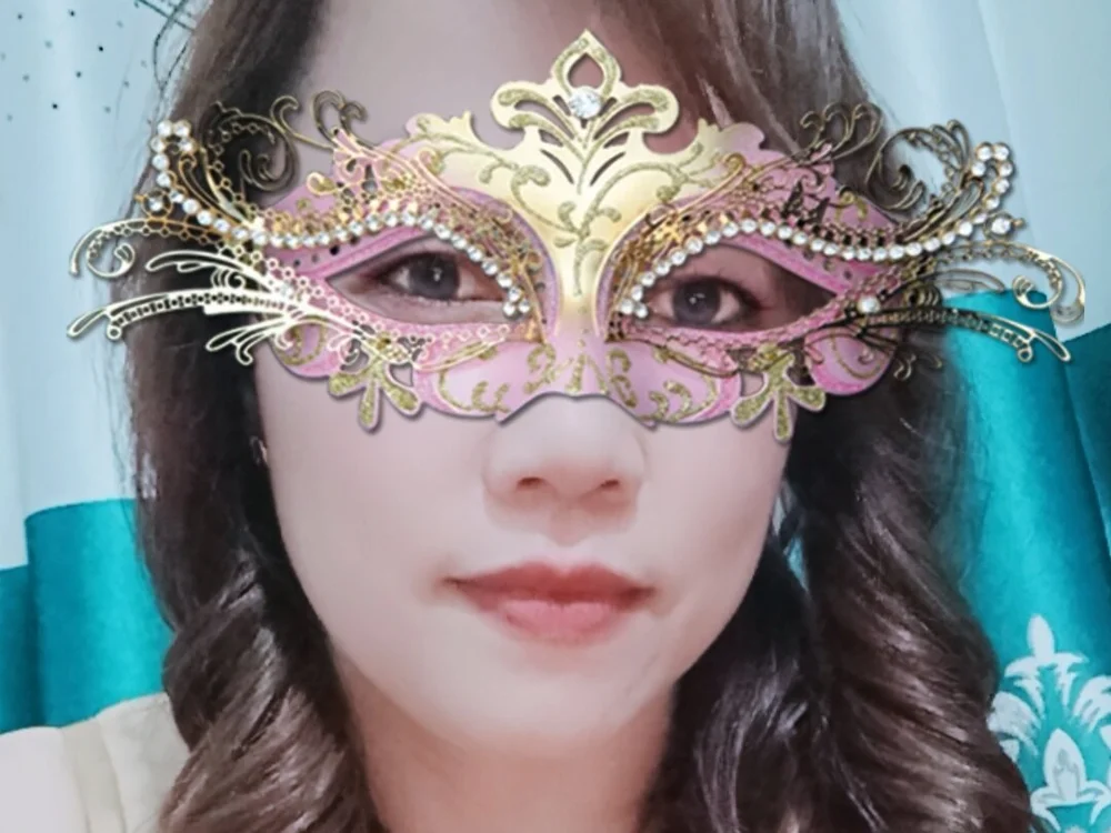 Bella_720's Offline Chat Room