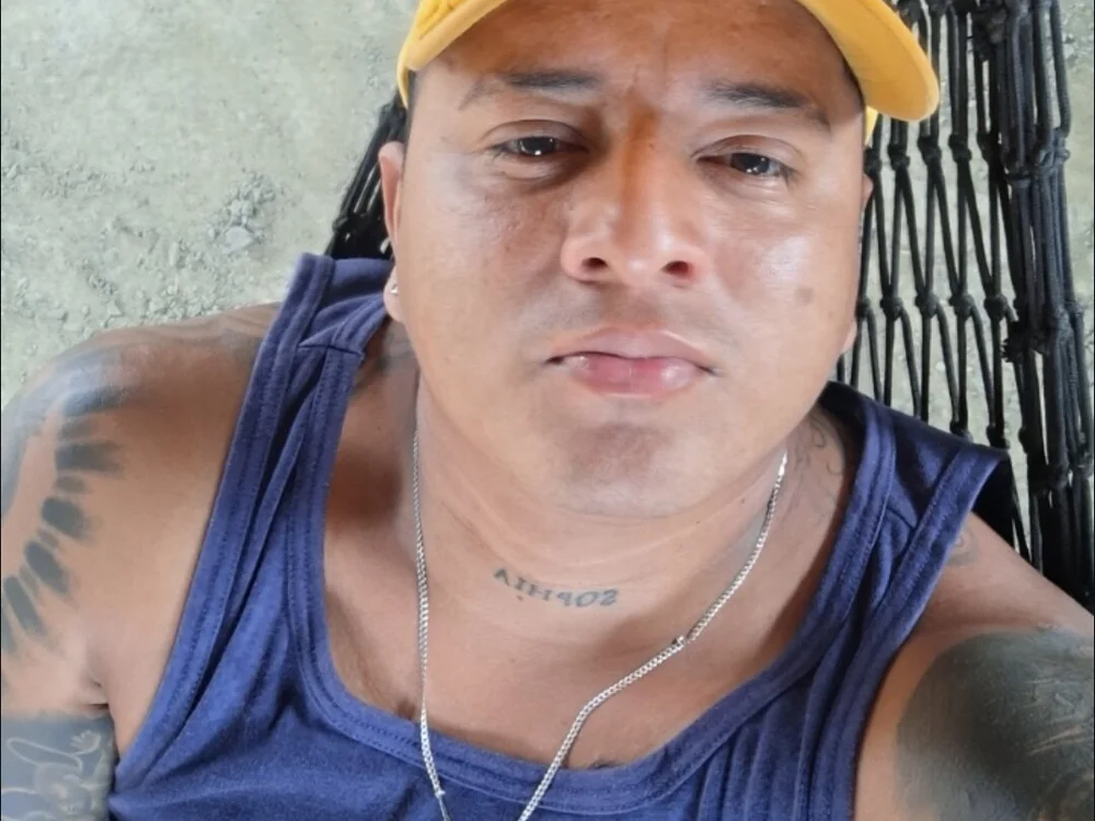 craloada25 Offline XXX-Chat