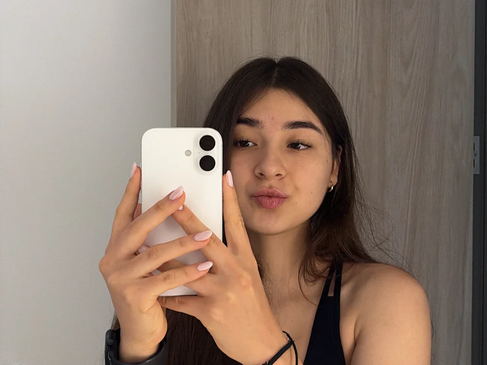 Valentina_ro's Offline XXX Chat