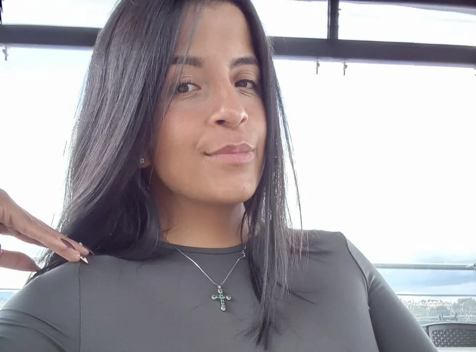 Lucia_Harris_7 offline chatrum