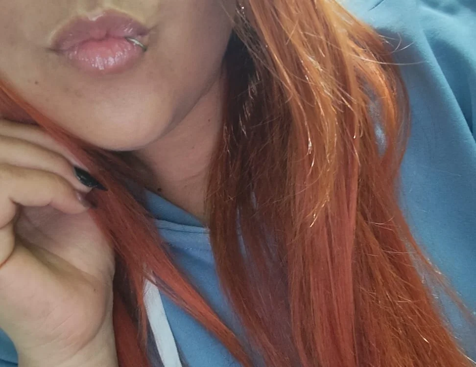 غرفة دردشة AlhanaRodriguez دون اتصال