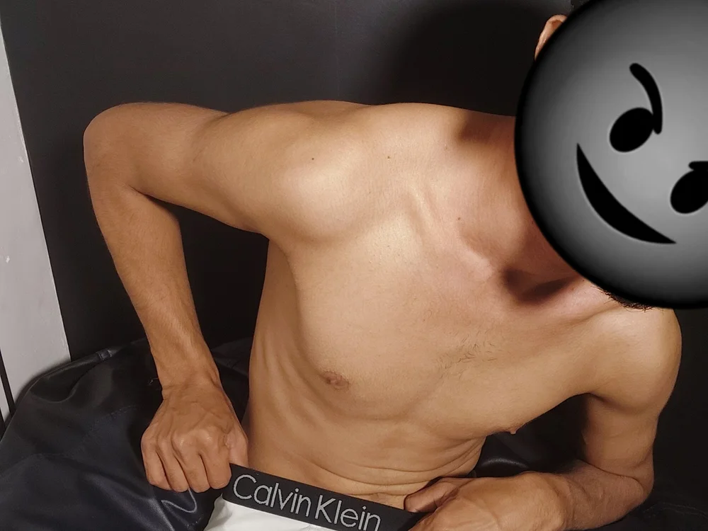 Secret_x_boy@xh's Offline Chat Room