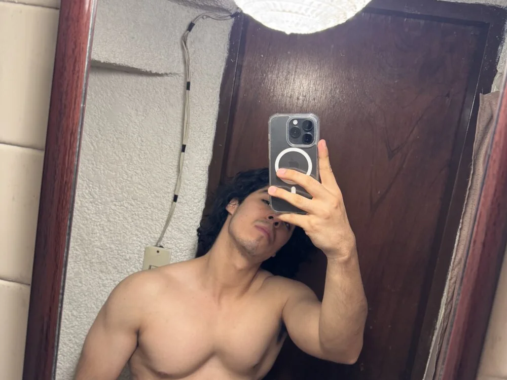 Papiluis96 Offline XXX Chat