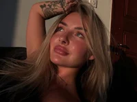 sweetbellax3's webcam live show