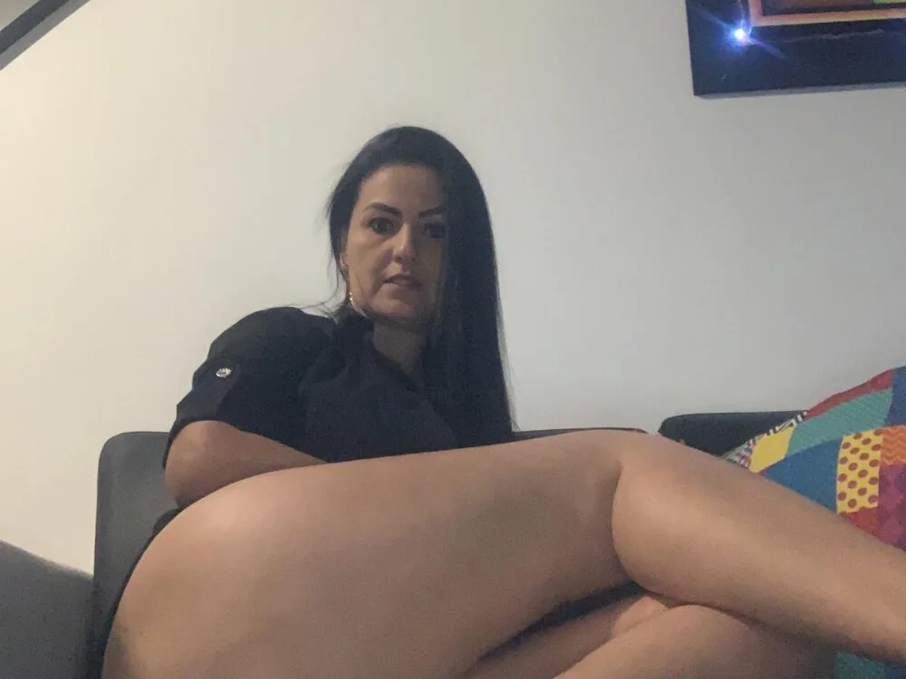 Sofiiaa_Cooper's Offline XXX Chat