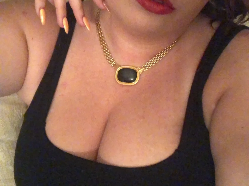 luludancer70's Offline Chat Room