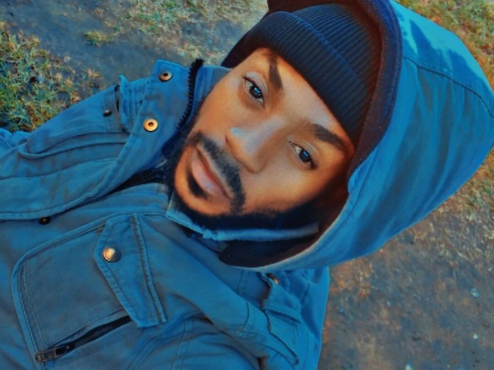 desmondmothibi100's Offline XXX Chat