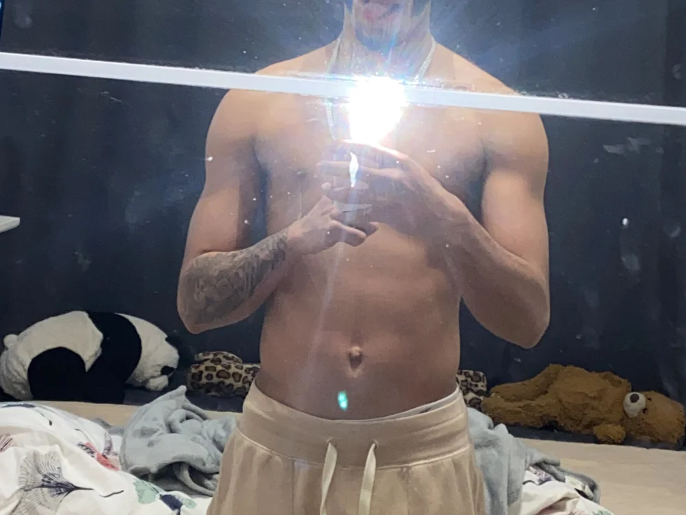 joaozadaa001 Adlı Modelin Çevrimdışı XXX Sohbeti