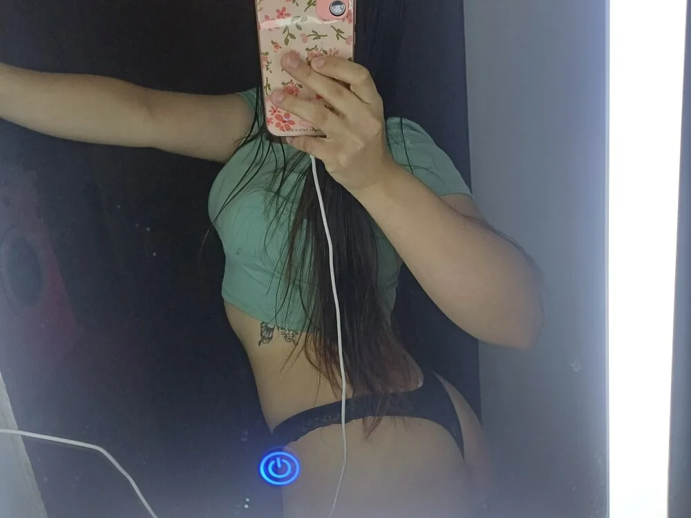 Miamiller3004's Offline XXX Chat