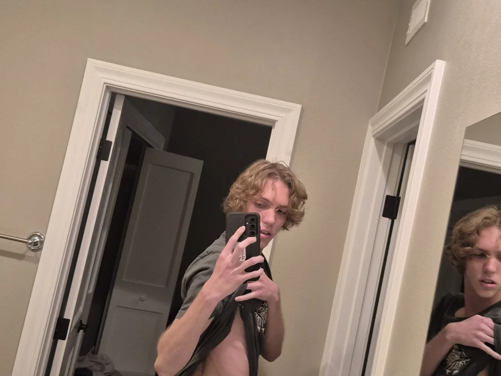 richard131822's Offline XXX Chat