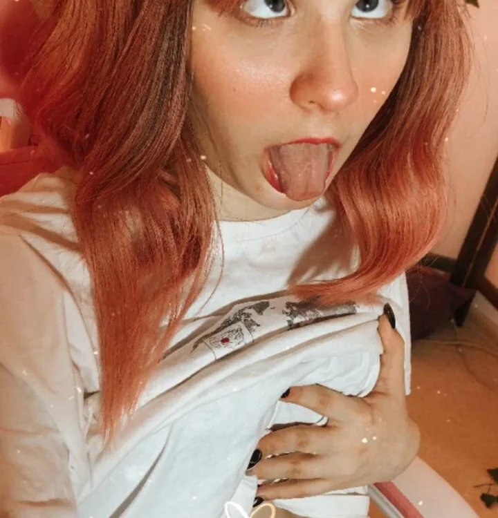 Skyler_Rayne's Offline Chat Room