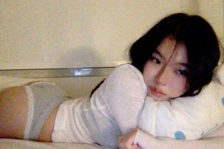 Mie_Mie21 offline XXX-chat