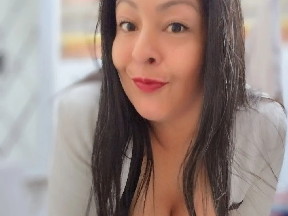 Catalina_JH's Offline XXX Chat