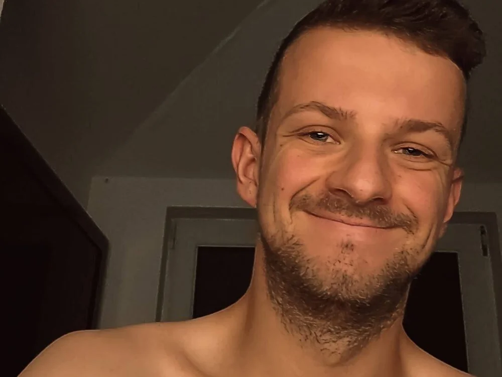 6incheswannacum Offline XXX-Chat