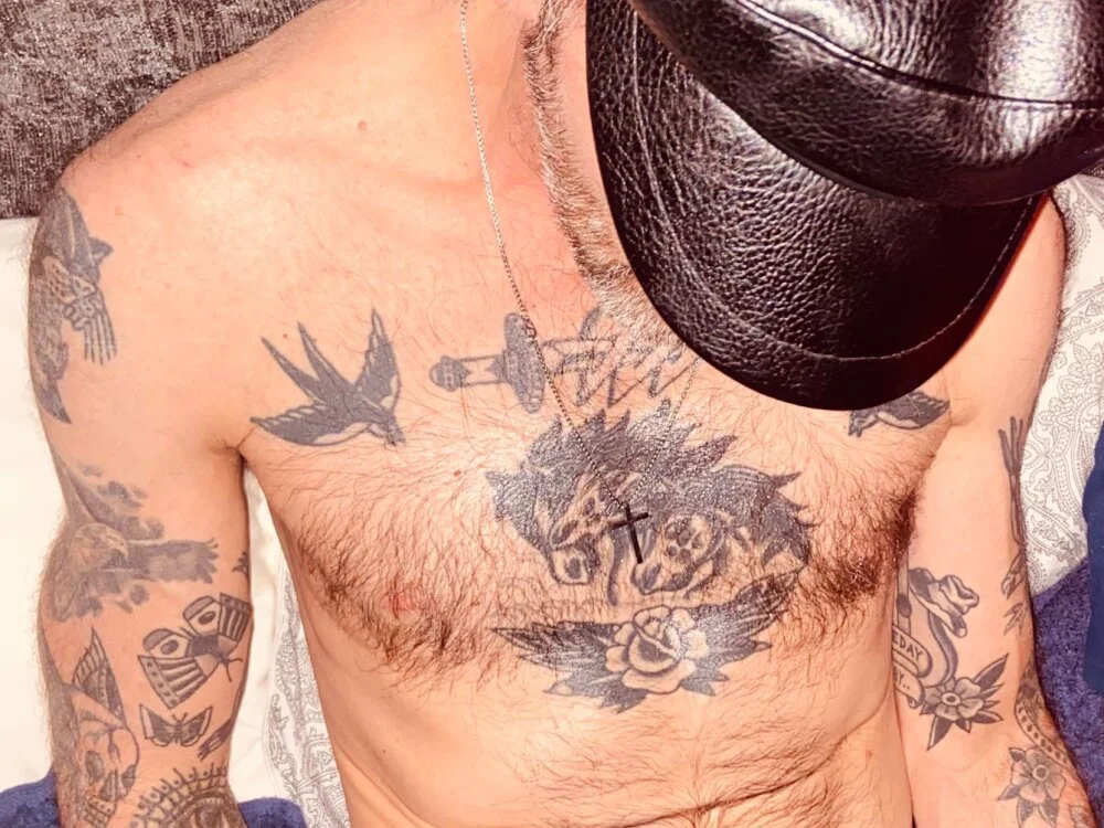 Tattooeddudexxx Offline XXX Chat