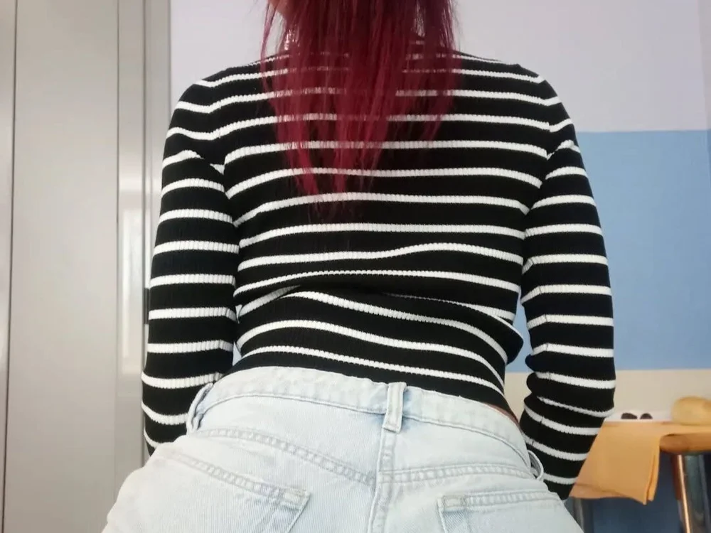 lucyyss' Offline Chat Room