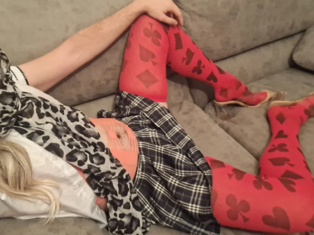 Noemi-Sumisan Offline XXX chat