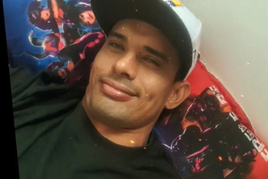 MO3N017's Offline Chat Room