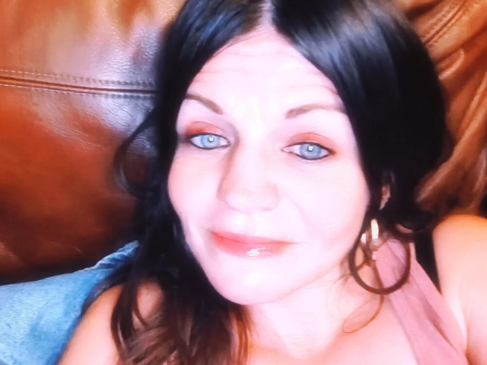 Petitegreeneyez69's Offline XXX Chat