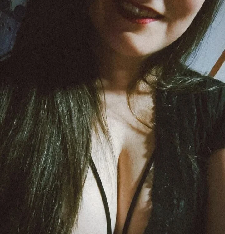 Julie2445's Offline XXX Chat