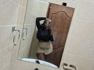 bustytemptress1
