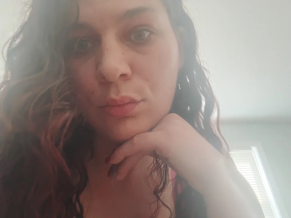 FlirtatiousEva's Offline Chat Room