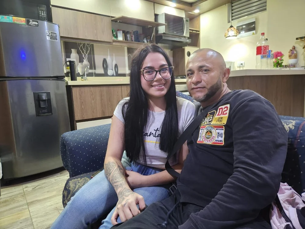 DalilaaANDPeter's Offline Chat Room