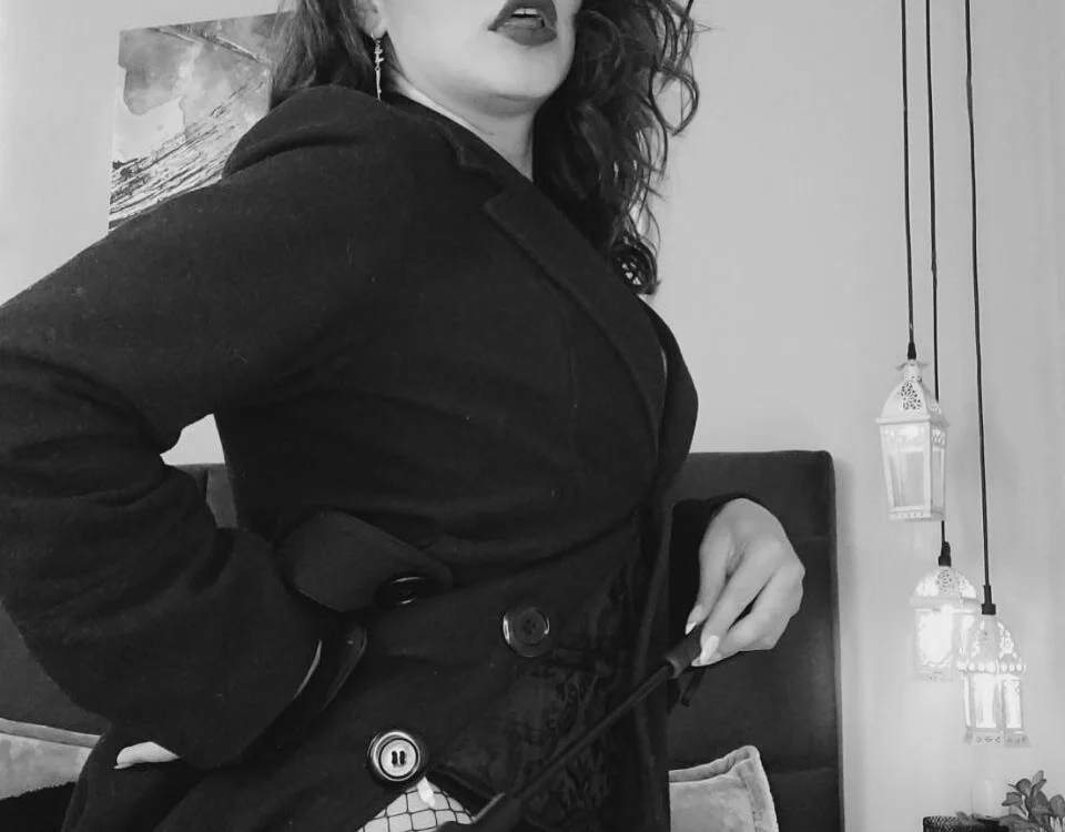 Lips_Hotz Offline XXX-chat