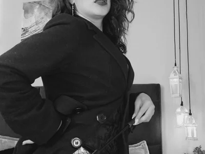 Profile of Lips_Hotz