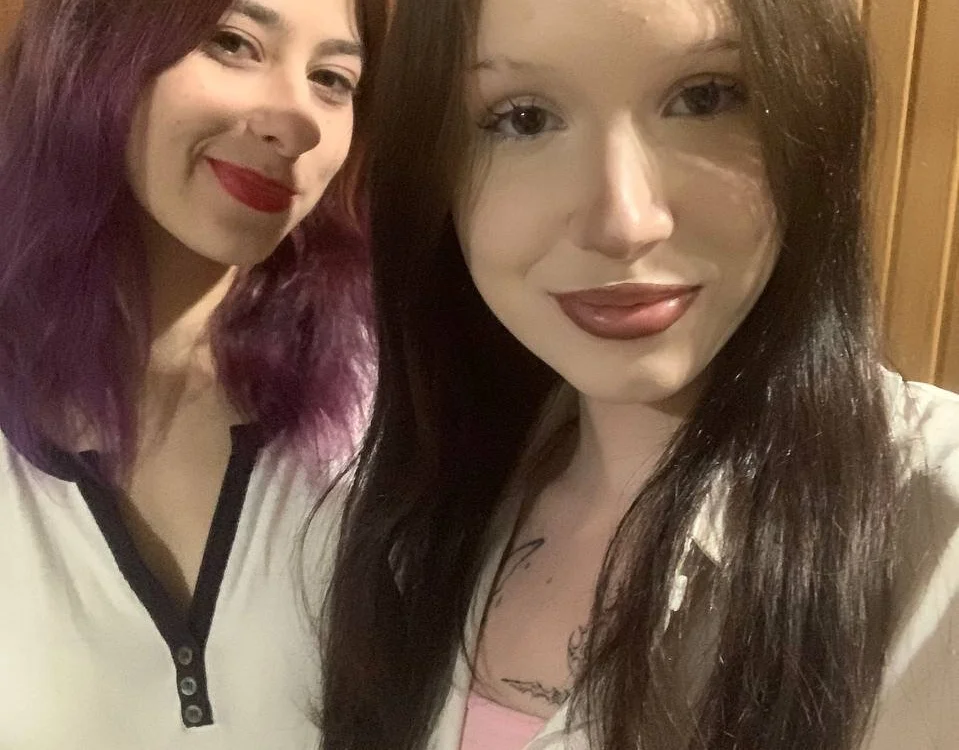 PrimroseFreestone's Offline Chat Room