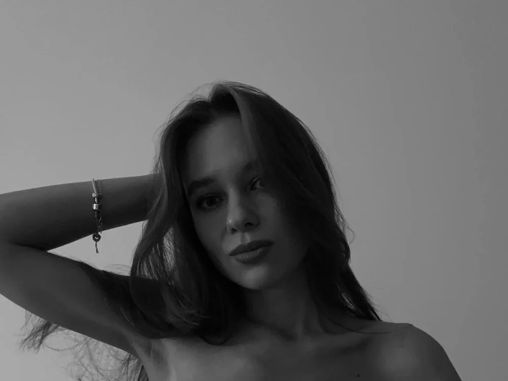 NobukoWinterberg 离线XXX聊天