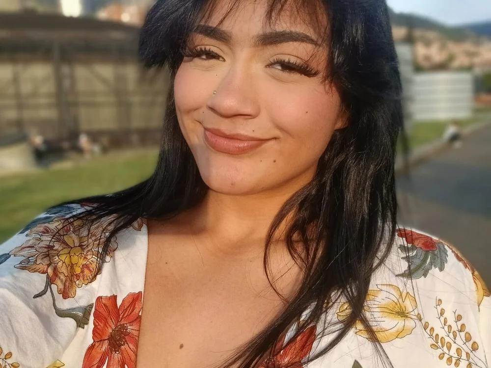 who_is_milyxx's Offline XXX Chat