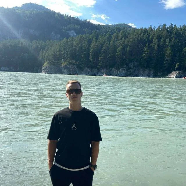 Kris_Braun Chat XXX Ngoại tuyến