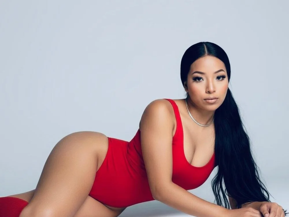 Shirley_57 離線 XXX 聊天