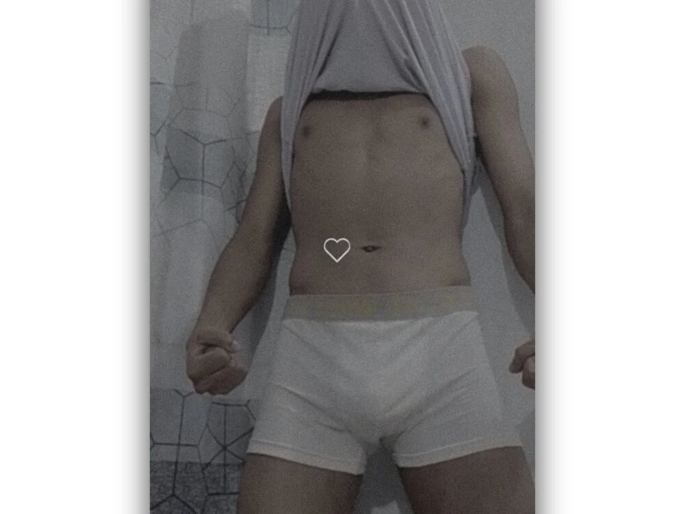 Silly_Boy12 Adlı Modelin Çevrimdışı XXX Sohbeti