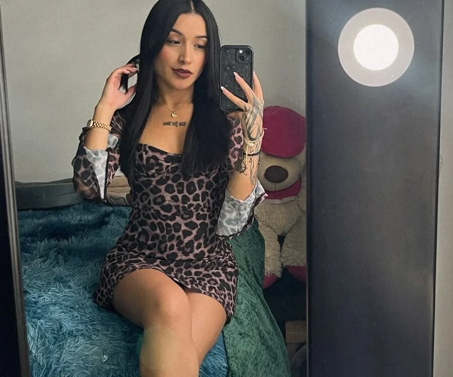 Bby_izzy's Offline XXX Chat