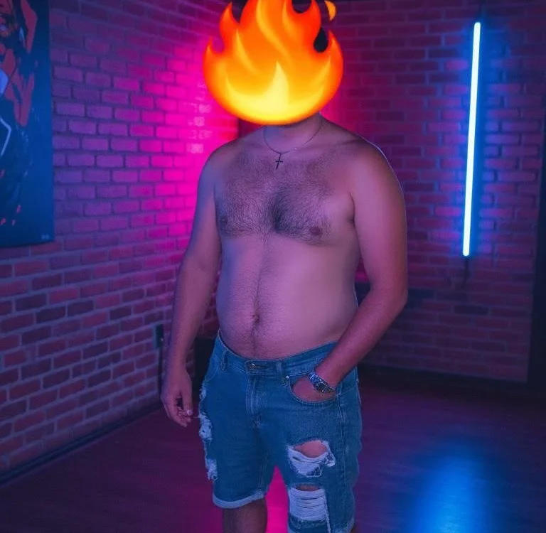 Rebeldee777's Offline Chat Room