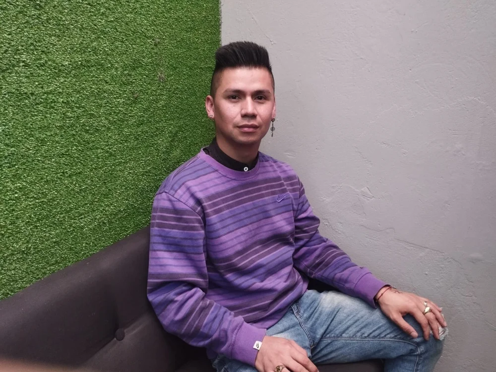 johnnyYacotu's Offline XXX Chat