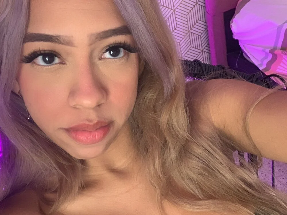 rosario_1_1's Offline XXX Chat