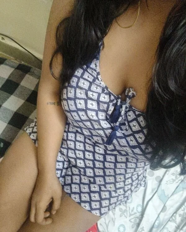 Nikki26Delhi offline chatrum