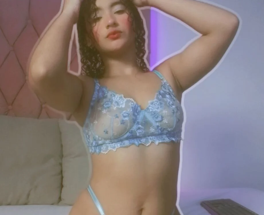sweet_Kasandra Adlı Modelin Çevrimdışı XXX Sohbeti