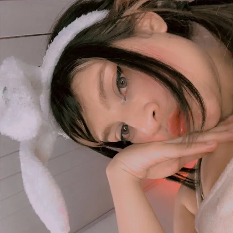 mary__sky's Offline Chat Room