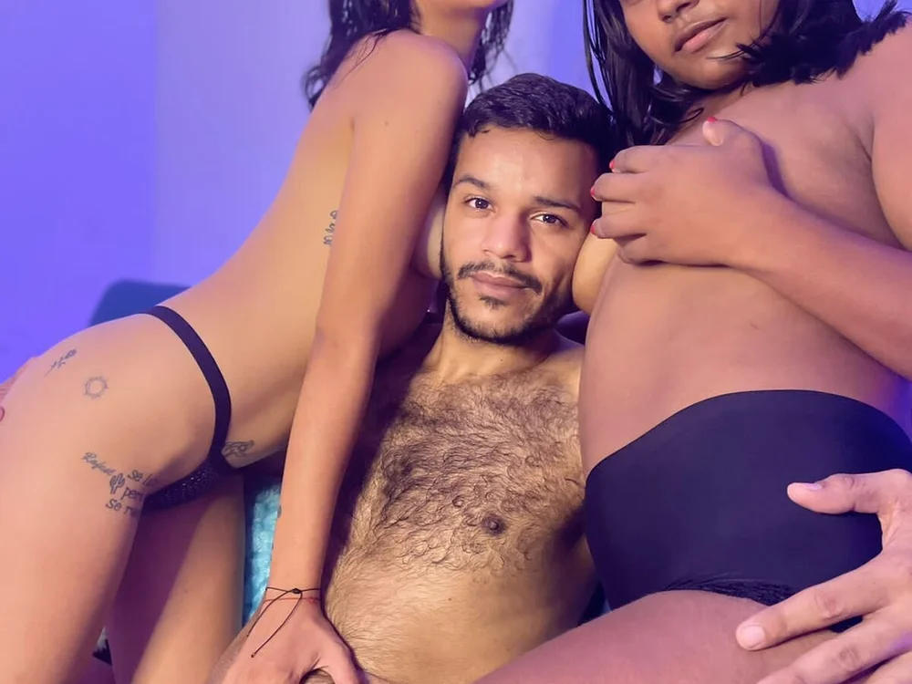 party_latins' Offline XXX Chat