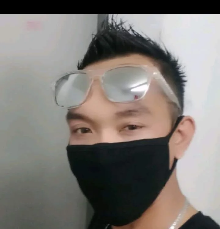 MrRight90's Offline XXX Chat