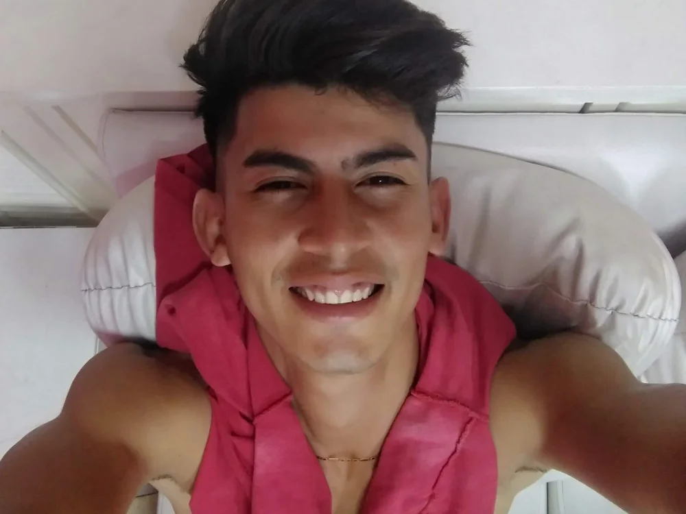 passion_latin1's Offline XXX Chat
